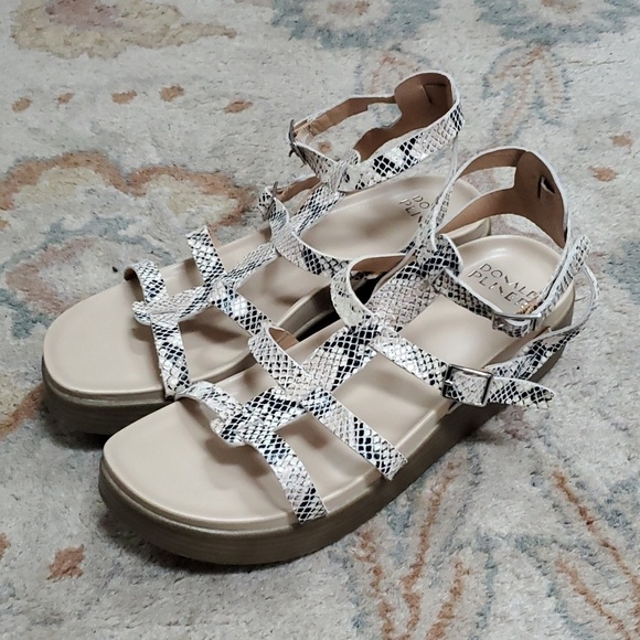 Donald J. Pliner Shoes - Donald J. Pliner snake Gladiator platform sandals Feliciaus